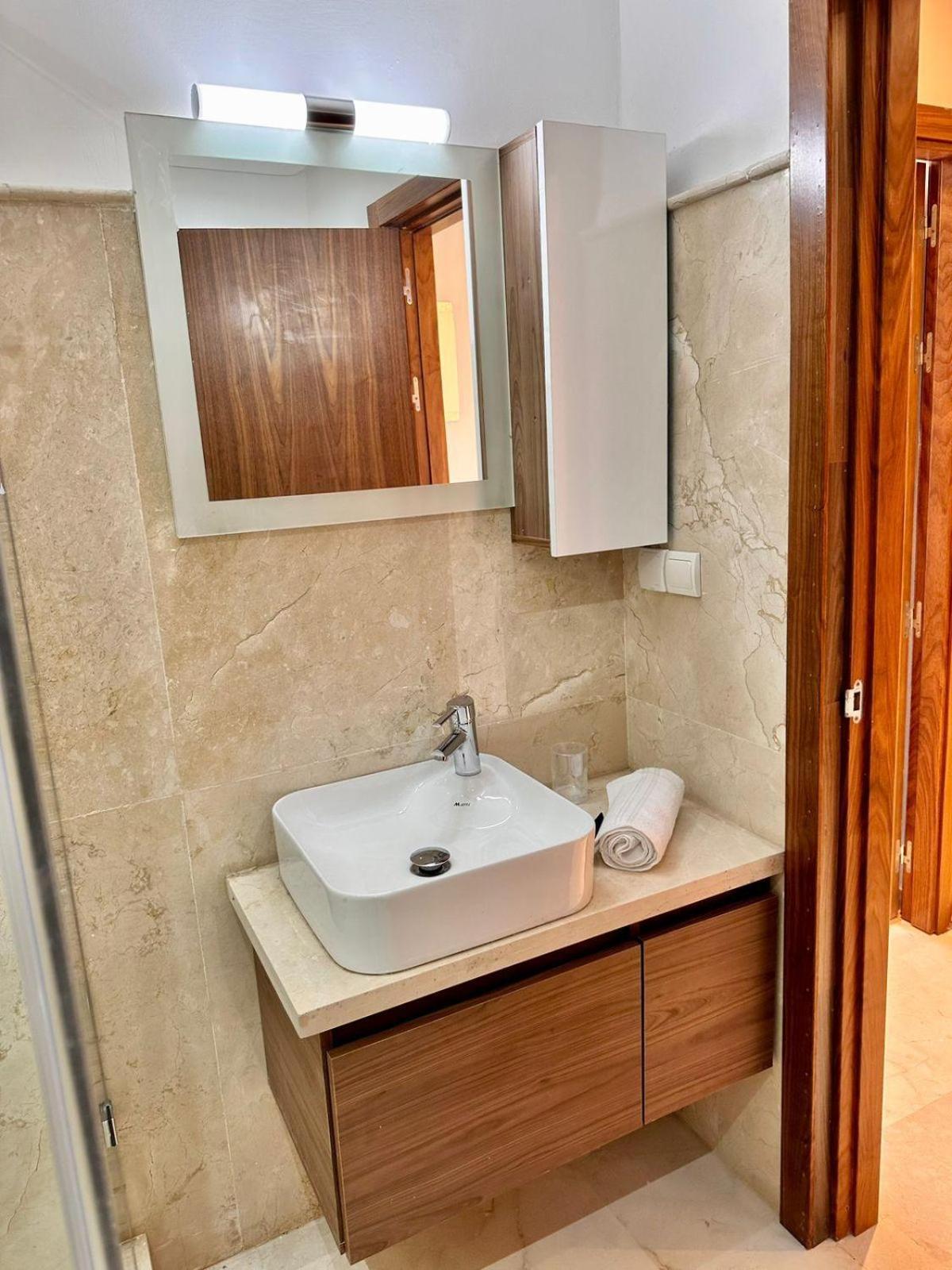 Appartement Luxueux Avec Piscine 10 Minutes Du Centre Ville Marrakesh Exterior foto